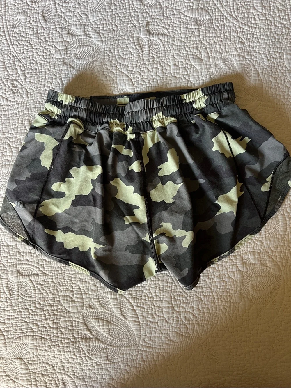 Lululemon low rise hotty-hot camo shorts, size 6